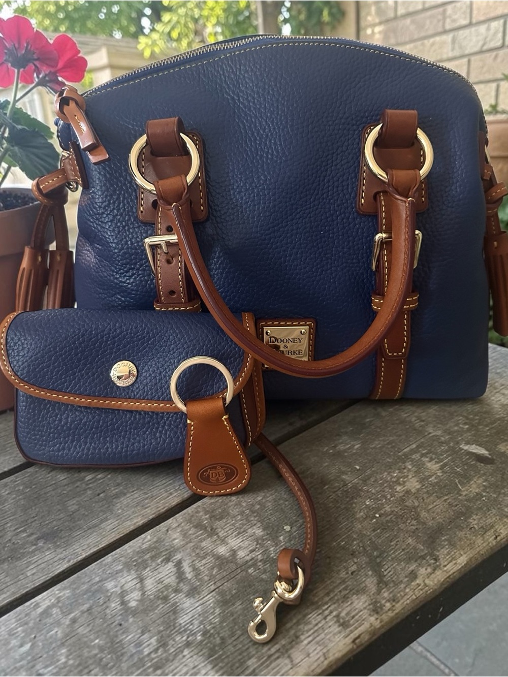 Dooney & Bourke NWT Domed Crossbody Satchel | 3 Piece Set Wristlet & Key Fob - Picture 4 of 15